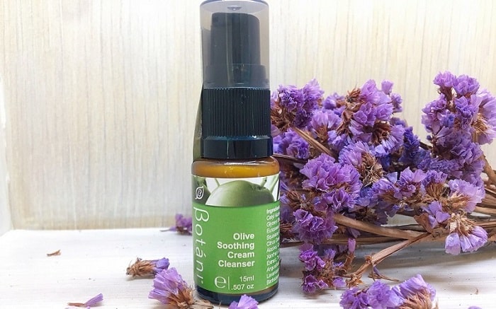 Vitamin E hỗ trợ dưỡng ẩm và chống lại quá trình oxy hóa da