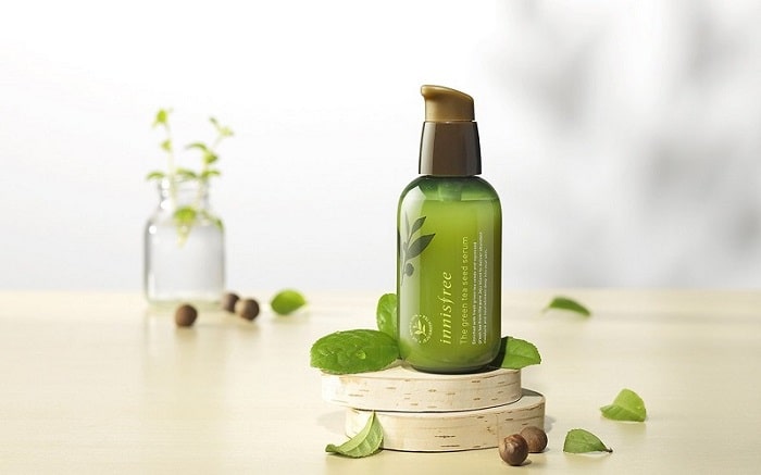 ợp chất glycerin và niacinamide cấp ẩm kịp thời cho da không bị khô ráp.