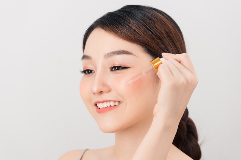 Cách dùng serum phục hồi da mỏng yếu