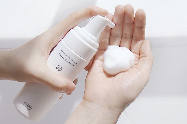Top 10 sữa rửa mặt dịu nhẹ cho da nhạy cảm tốt nhất hiện nay